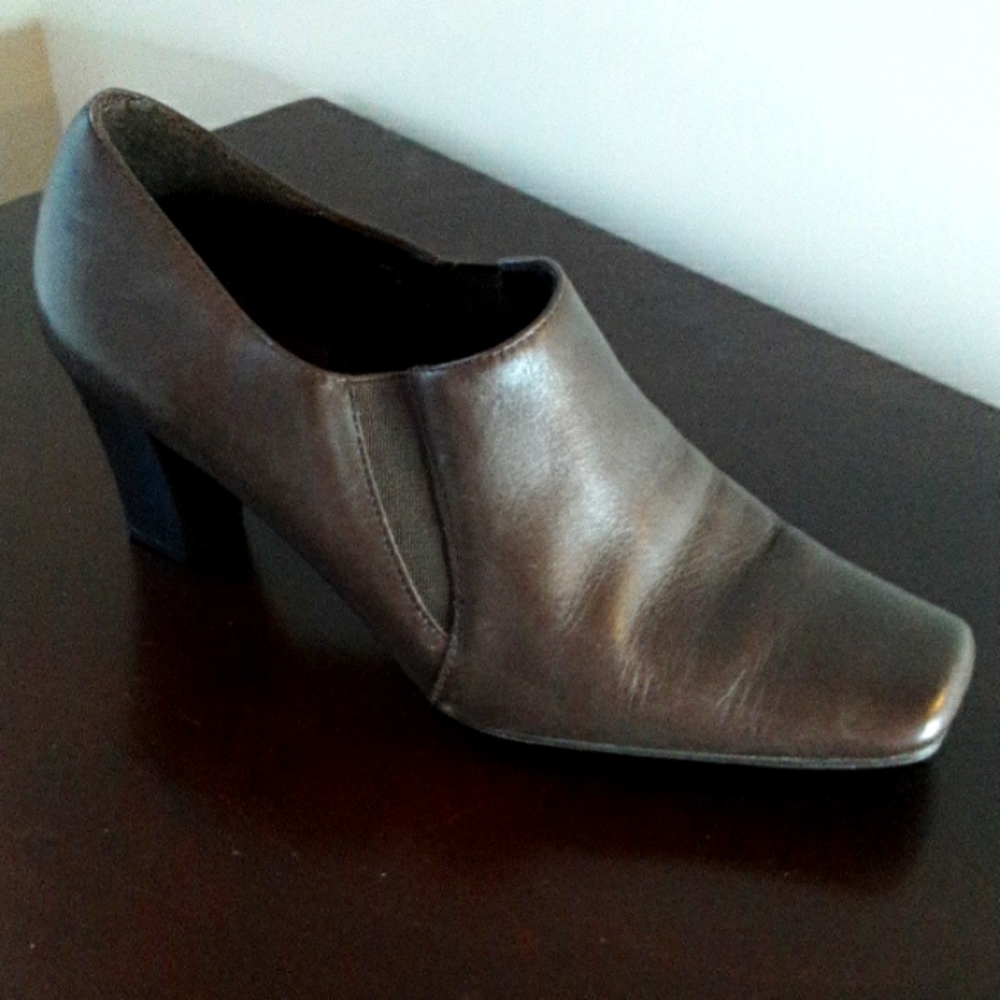 AEROSOLES Brown Leather Comfort Shootie with 3" Heels